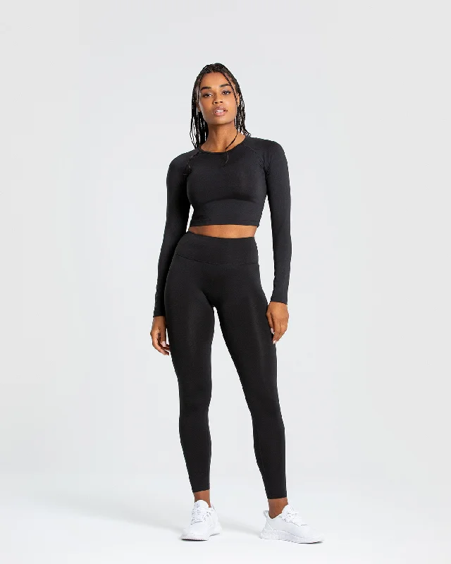 Essential Long Sleeve Crop Top | Black